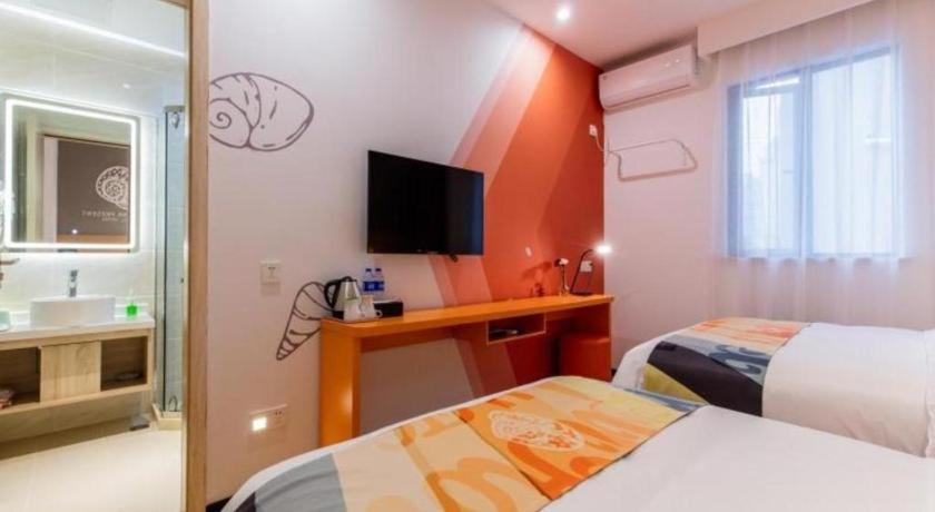 Shell Yangpu District Pingliang Road Binjiang Hotel 2*